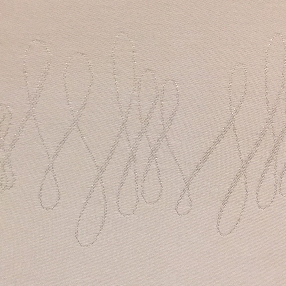 4- Waterford linens placemats - Picture 2 of 3